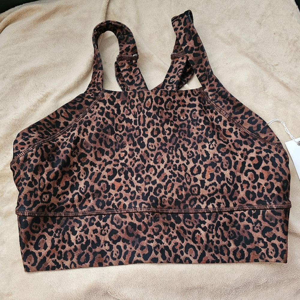 Kira Grace Criss Cross Straps Sports Bra/Yoga Top/Workout Top. NWT. Size Medium.